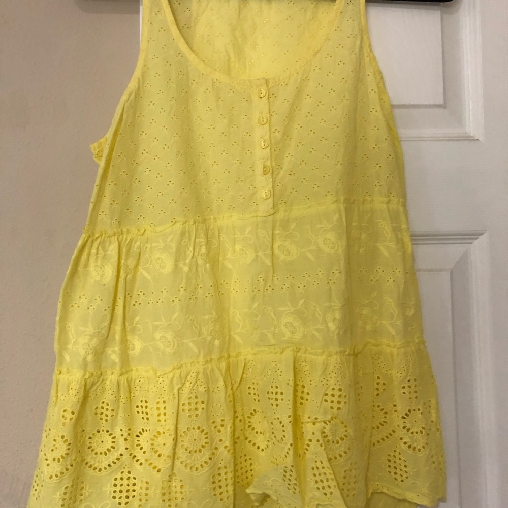 🛍💵 4/$25 New yellow eyelet babydoll tank